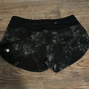 Lululemon, Size 4, 2.5 inches, speed up shorts